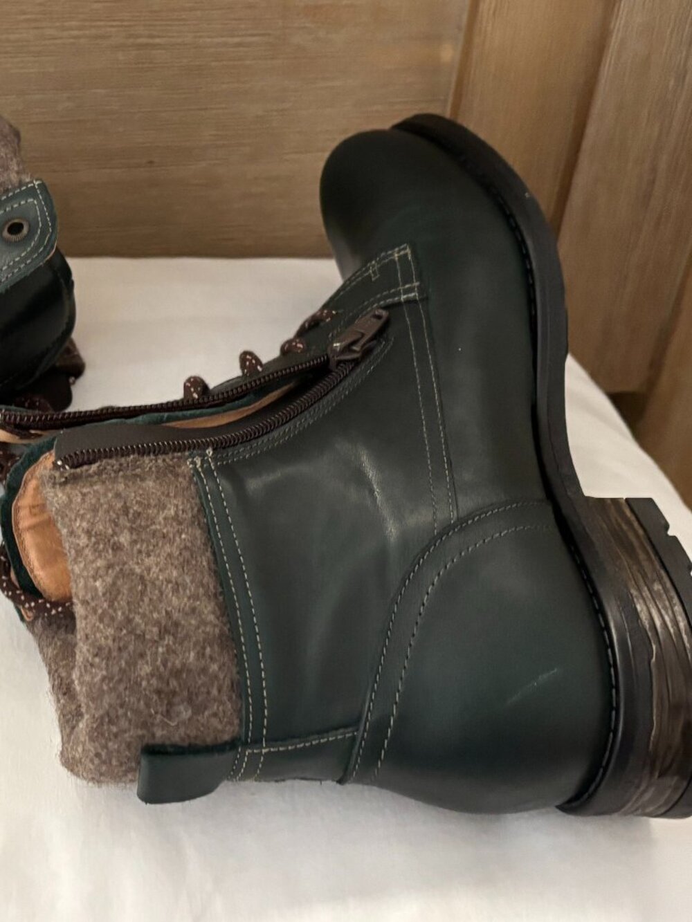 Taos Cutie Boots, green leather, size 40 (EU), 9 (US), Like new! - Picture 2 of 4